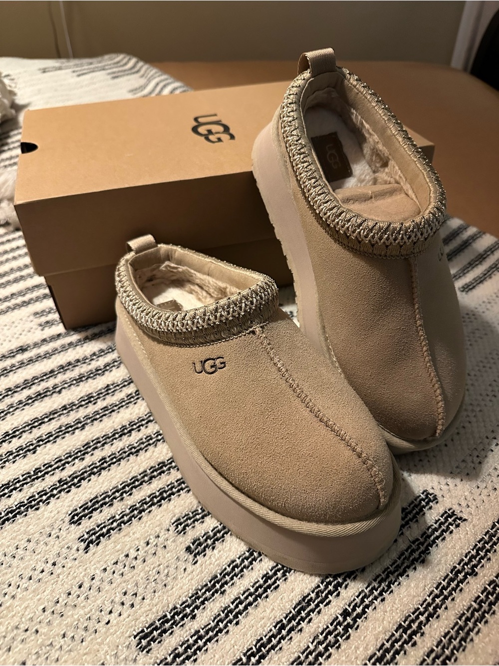 UGG Women’s Tazz II Platform Slippers